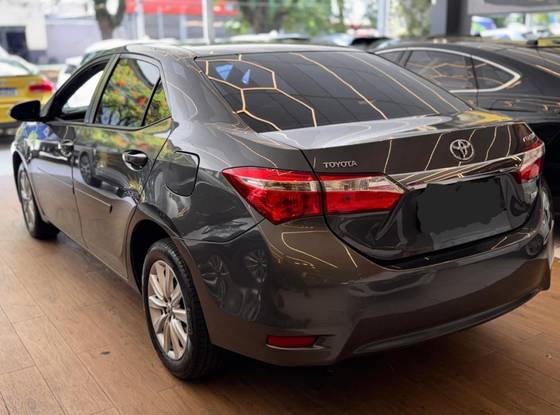 TOYOTA COROLLA 1.8 GLI 16V FLEX 4P AUTOMÁTICO TOYOTA COROLLA 1.8 GLI 16V FLEX 4P AUTOMÁTICO
